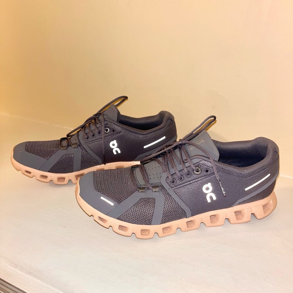 On Women's Cloud 5 Waterproof Shoes (size 10 women)